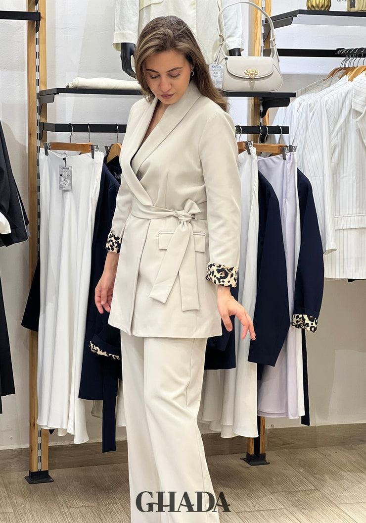 Veste beige ceinturée