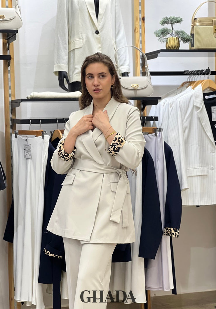 Veste beige ceinturée