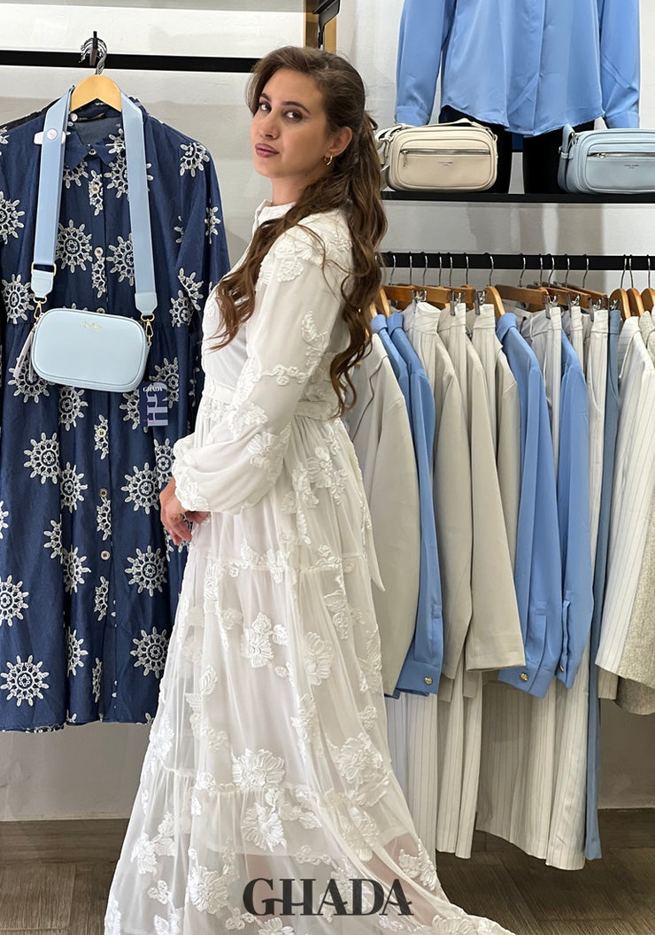 Robe blanche en dentelle