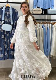 Robe blanche en dentelle