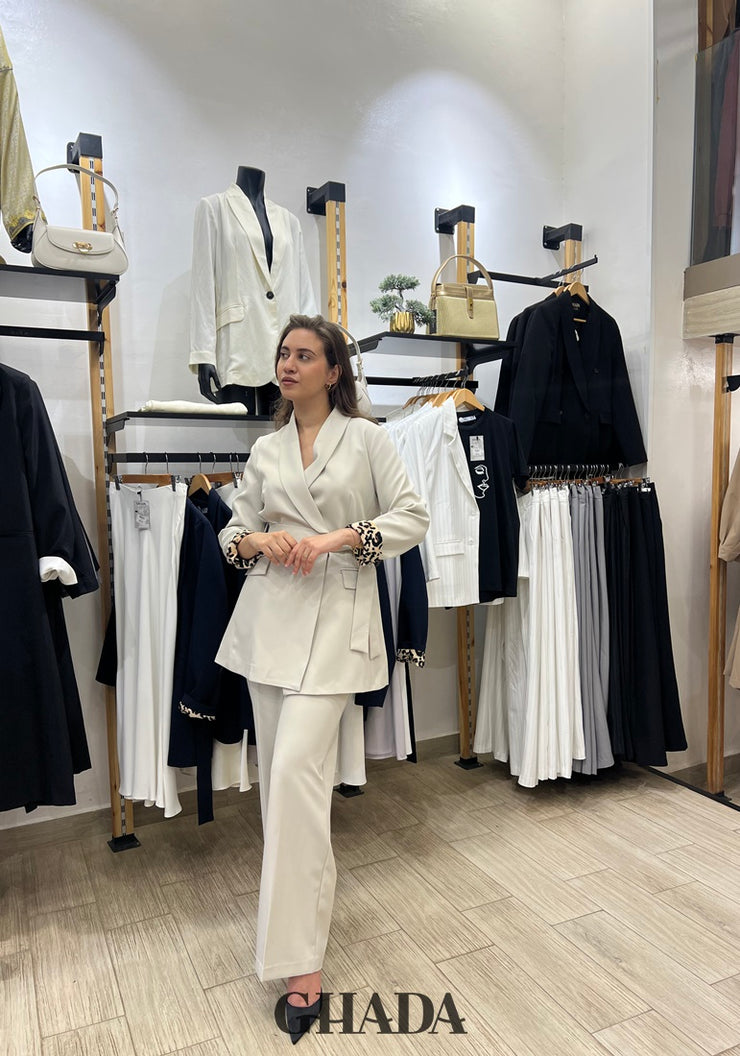 Veste beige ceinturée