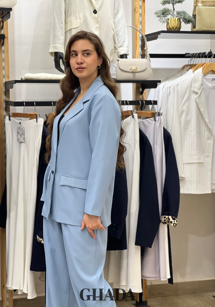 Ensemble tailleur à rayures en bleu ciel
