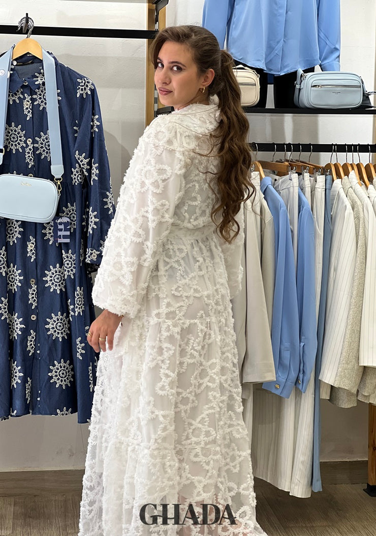 Robe blanche en dentelle