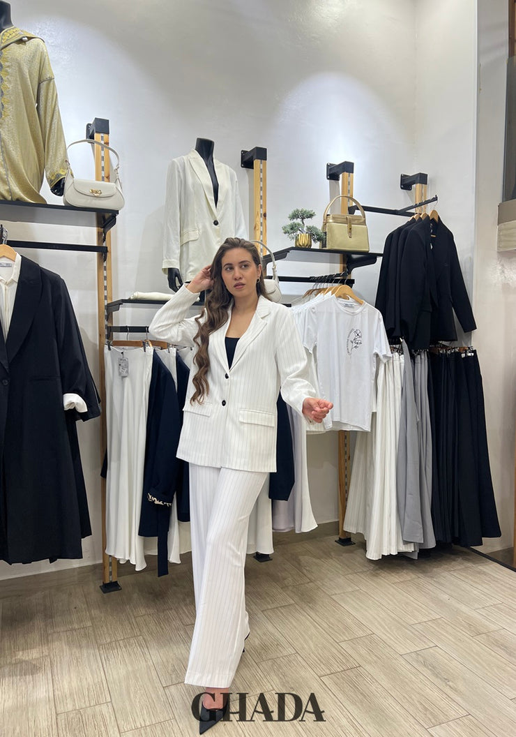 Ensemble tailleur à rayures en blanc cassé