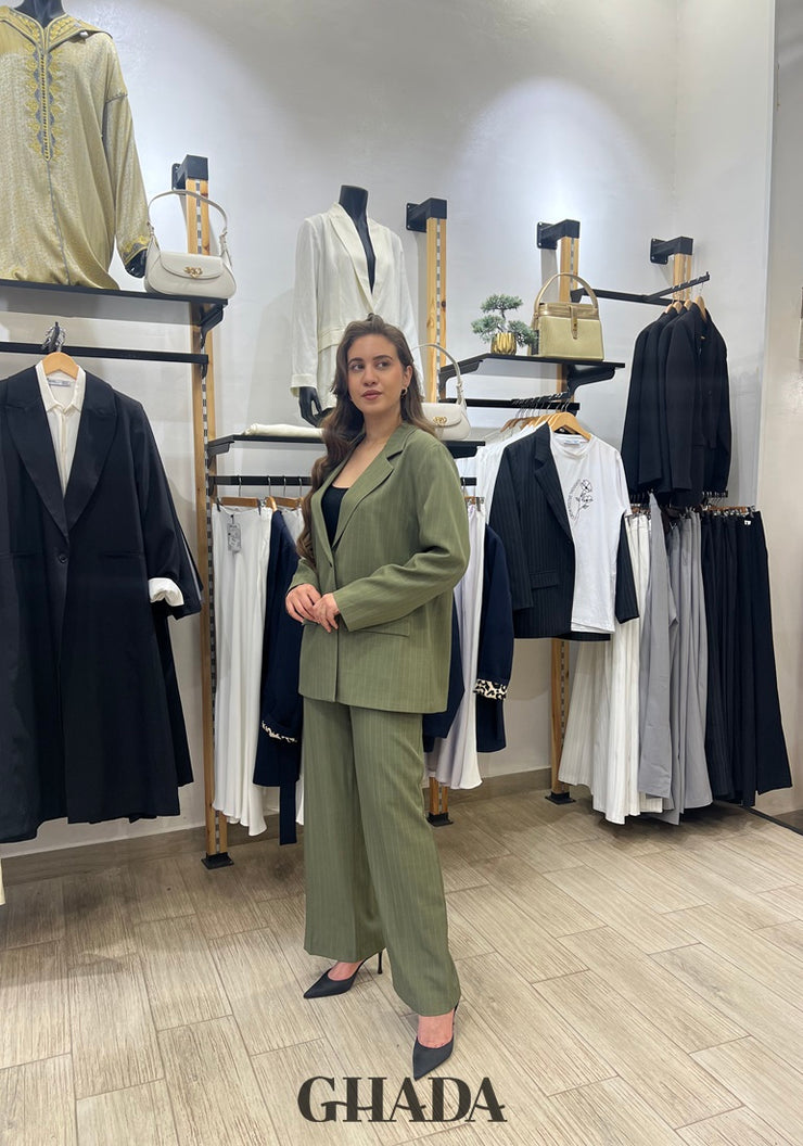 Ensemble tailleur à rayures en vert kaki