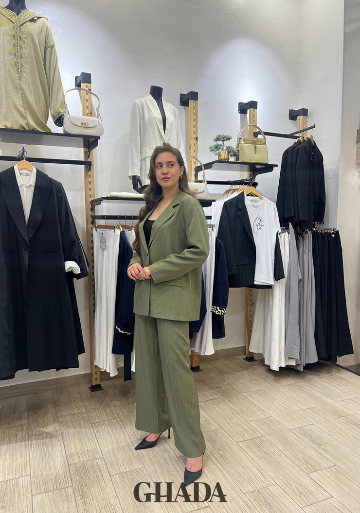 Ensemble tailleur à rayures en vert kaki