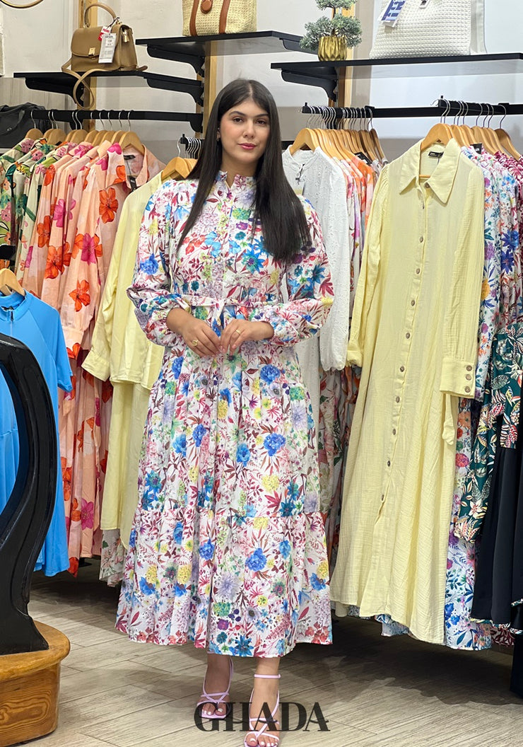 Robe brodée fleurie avec doublure