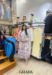 Robe brodée fleurie avec doublure