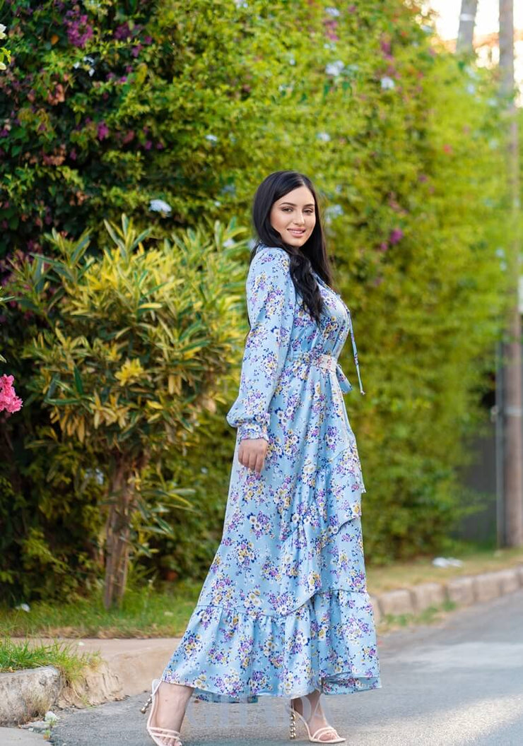 Robe longue en bleu ciel imprimée floral