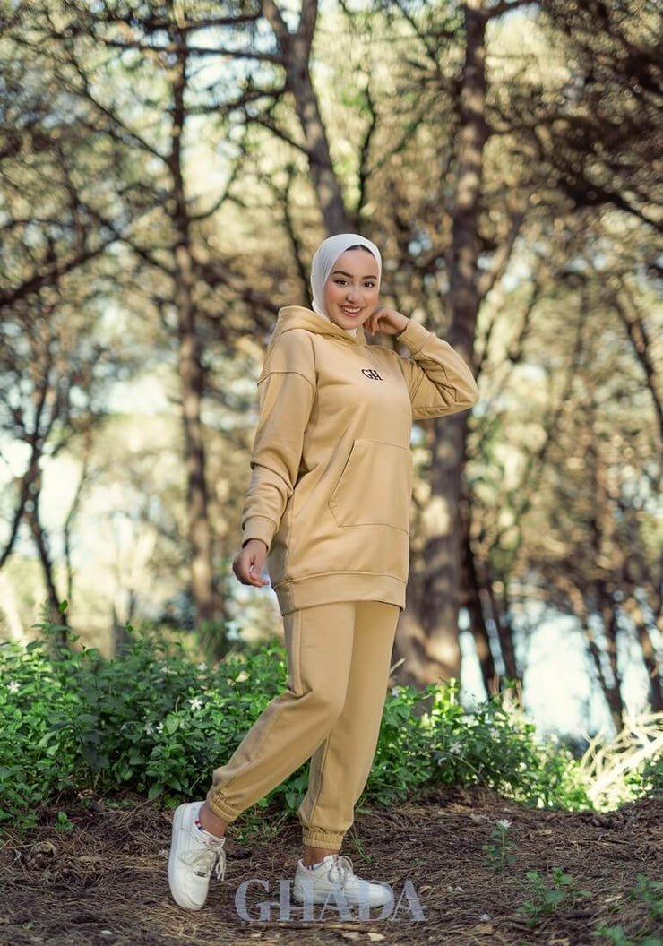 Ensemble hoodie et pantalon en beige foncé
