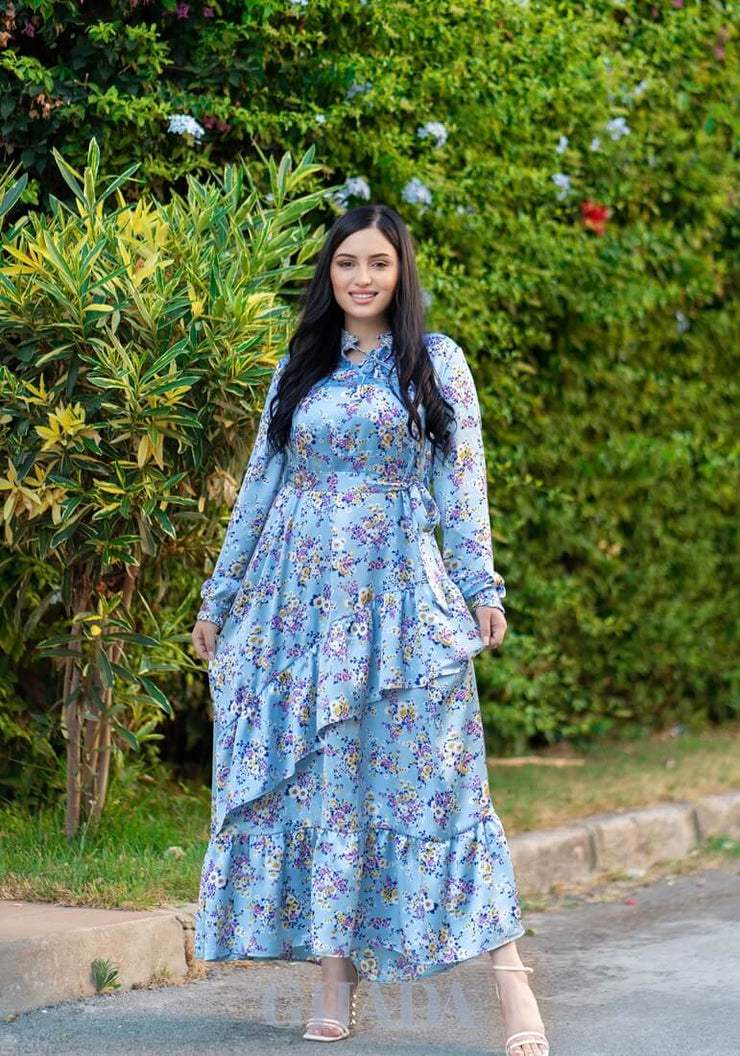 Robe longue en bleu ciel imprimée floral