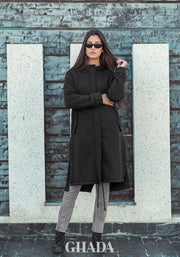 Manteau à capuche en noir