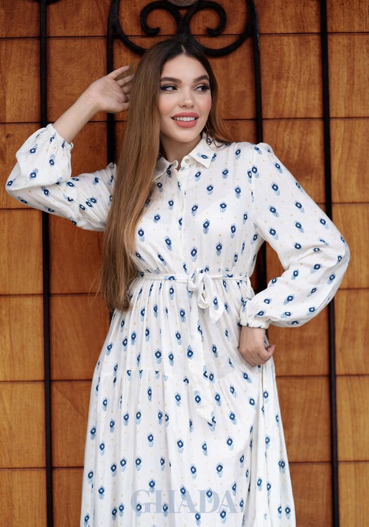 Robe longue blanc imprimée en bleu