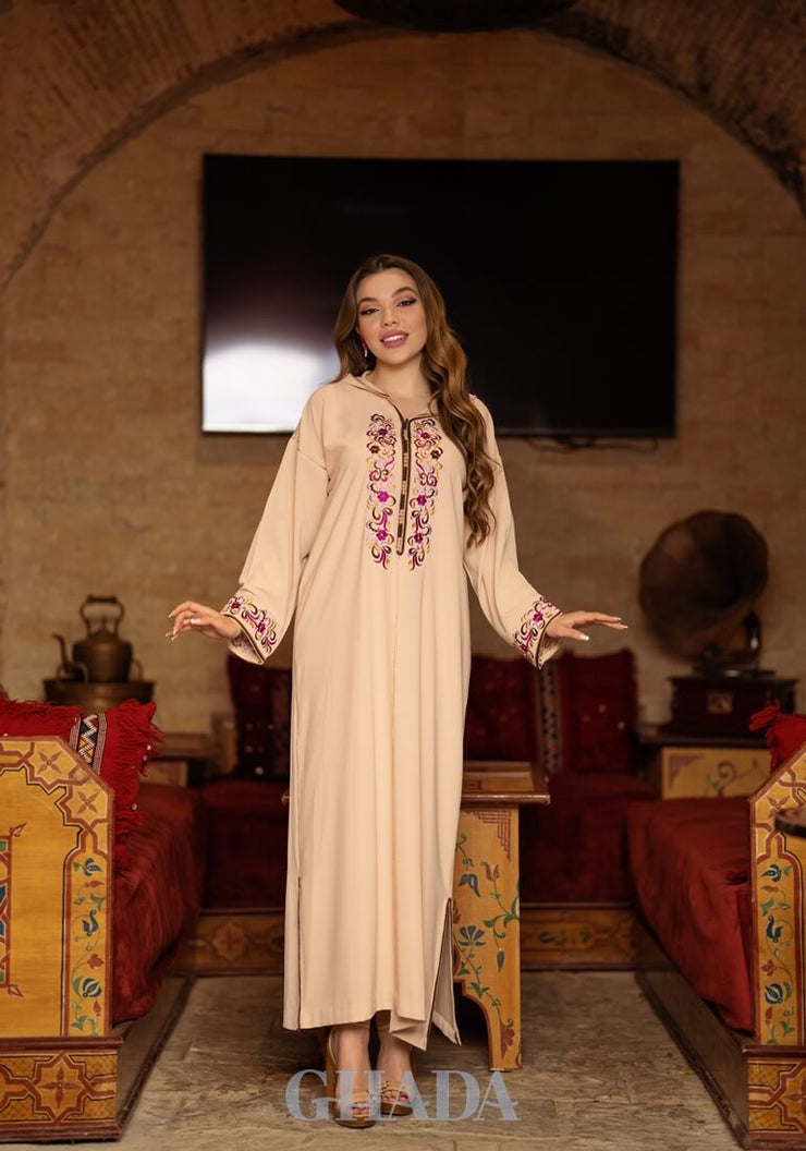 Djellaba makhzaniya en beige avec broderie en skalli