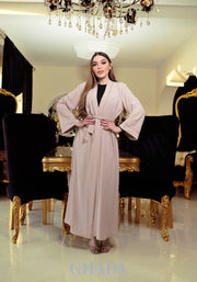 Abaya beige avec des strass