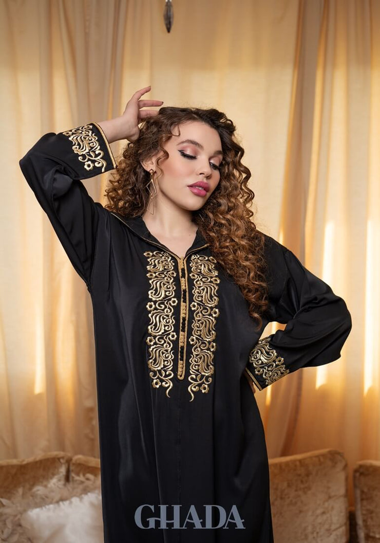 Djellaba makhzaniya crepe noir avec broderie en skalli