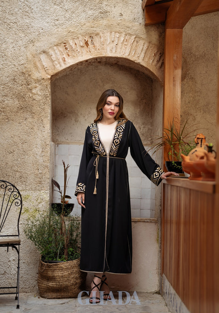 Abaya noir avec broderie traditionnelle